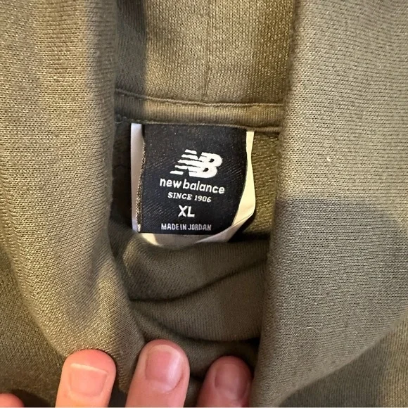 New Balance Women’s Dark Green Crop Pullover Size XL - Picture 3 of 5